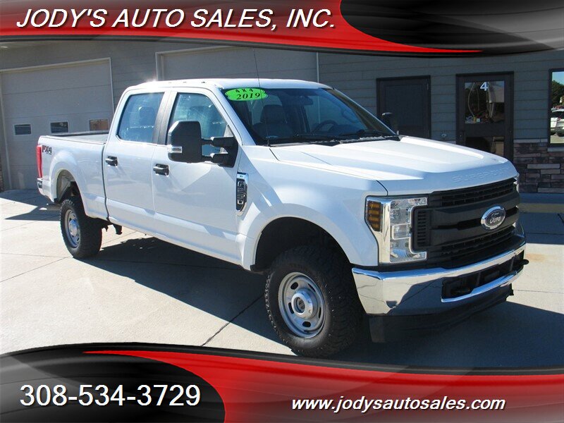 2019 Ford F-250 XL  XL, Crew CAB, 8' Box, 4X4, 6.2 V8