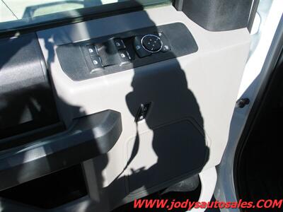 2019 Ford F-250 XL  XL, Crew CAB, 8' Box, 4X4, 6.2 V8 - Photo 3 - North Platte, NE 69101