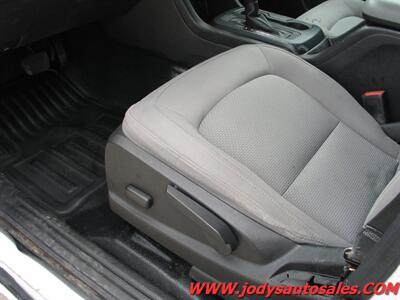 2016 Chevrolet Colorado W/T, 4X4, CREW CAB, 3.6L V6 W/T, 4X4, CREW CAB, 3.6L V6 - Photo 4 - North Platte, NE 69101
