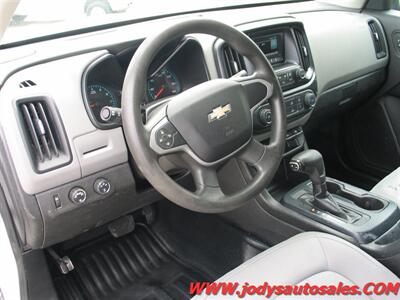 2016 Chevrolet Colorado W/T, 4X4, CREW CAB, 3.6L V6 W/T, 4X4, CREW CAB, 3.6L V6 - Photo 2 - North Platte, NE 69101