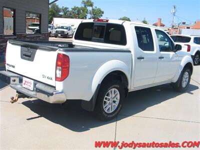 2015 Nissan Frontier SV  Crew Cab, 4.0 V6, 4x4 - Photo 33 - North Platte, NE 69101