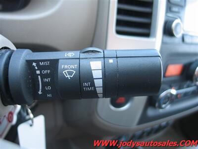 2015 Nissan Frontier SV  Crew Cab, 4.0 V6, 4x4 - Photo 11 - North Platte, NE 69101