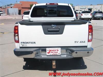 2015 Nissan Frontier SV  Crew Cab, 4.0 V6, 4x4 - Photo 32 - North Platte, NE 69101