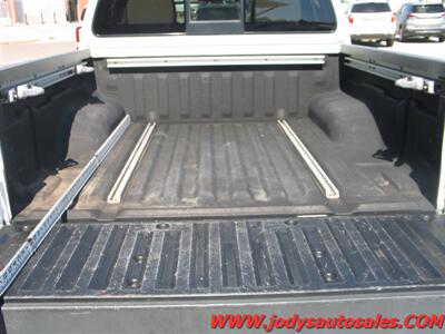 2015 Nissan Frontier SV  Crew Cab, 4.0 V6, 4x4 - Photo 28 - North Platte, NE 69101