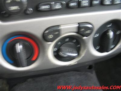 2008 GMC Canyon SLE  SLE, CREW CAB 4X4 - Photo 13 - North Platte, NE 69101