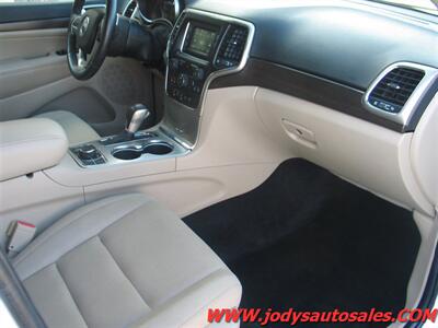 2017 Jeep Grand Cherokee Laredo  Laredo, 4x4, Pentastar 3.6L V6 - Photo 20 - North Platte, NE 69101