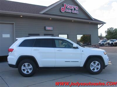 2017 Jeep Grand Cherokee Laredo  Laredo, 4x4, Pentastar 3.6L V6 - Photo 30 - North Platte, NE 69101