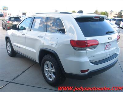 2017 Jeep Grand Cherokee Laredo  Laredo, 4x4, Pentastar 3.6L V6 - Photo 27 - North Platte, NE 69101