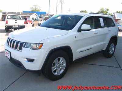 2017 Jeep Grand Cherokee Laredo  Laredo, 4x4, Pentastar 3.6L V6 - Photo 25 - North Platte, NE 69101