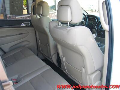 2017 Jeep Grand Cherokee Laredo  Laredo, 4x4, Pentastar 3.6L V6 - Photo 22 - North Platte, NE 69101