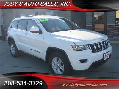 2017 Jeep Grand Cherokee Laredo  Laredo, 4x4, Pentastar 3.6L V6 - Photo 1 - North Platte, NE 69101