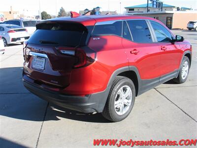 2024 GMC Terrain SLE  SLE, AWD, LOW 18,000 MILES - Photo 33 - North Platte, NE 69101