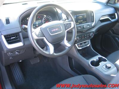 2024 GMC Terrain SLE  SLE, AWD, LOW 18,000 MILES - Photo 2 - North Platte, NE 69101