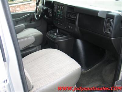 2016 Chevrolet Express LT 3500  LT 3500, Extended 15 PASSENGER, LOW LOW 18,000 MILES - Photo 23 - North Platte, NE 69101