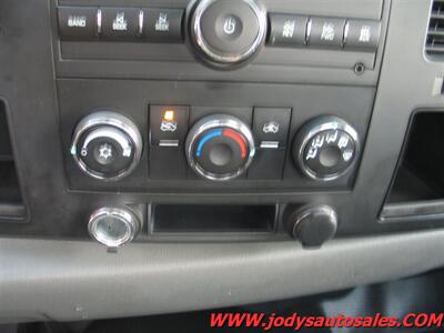 2010 Chevrolet Silverado 2500 4X4, Reg. Cab Long Box, 6.0L V8 - Photo 12 - North Platte, NE 69101