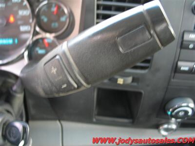 2010 Chevrolet Silverado 2500 4X4, Reg. Cab Long Box, 6.0L V8 - Photo 9 - North Platte, NE 69101