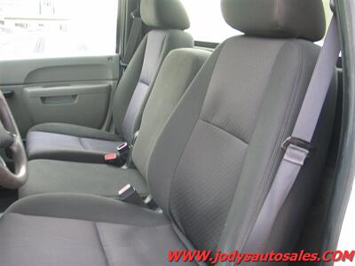 2010 Chevrolet Silverado 2500 4X4, Reg. Cab Long Box, 6.0L V8 - Photo 5 - North Platte, NE 69101