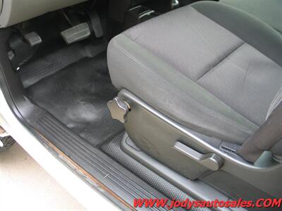 2010 Chevrolet Silverado 2500 4X4, Reg. Cab Long Box, 6.0L V8 - Photo 4 - North Platte, NE 69101