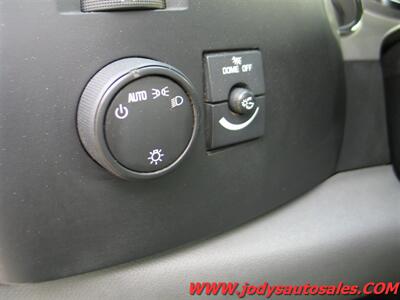 2010 Chevrolet Silverado 2500 4X4, Reg. Cab Long Box, 6.0L V8 - Photo 6 - North Platte, NE 69101