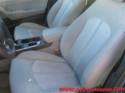 2016 Hyundai SONATA Hybrid SE  SE, HYBRID, LOW, LOW 54,000 MILES, 40 MPG - Photo 5 - North Platte, NE 69101