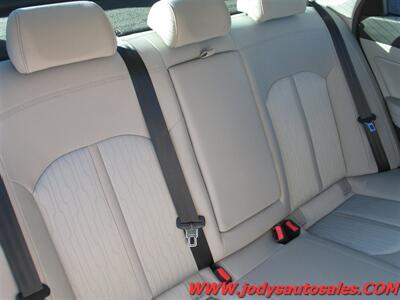 2016 Hyundai SONATA Hybrid SE  SE, HYBRID, LOW, LOW 54,000 MILES, 40 MPG - Photo 23 - North Platte, NE 69101