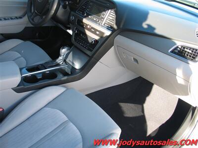 2016 Hyundai SONATA Hybrid SE  SE, HYBRID, LOW, LOW 54,000 MILES, 40 MPG - Photo 20 - North Platte, NE 69101