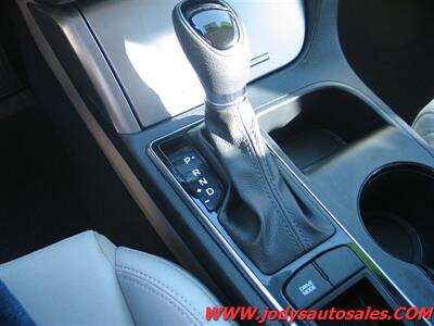 2016 Hyundai SONATA Hybrid SE  SE, HYBRID, LOW, LOW 54,000 MILES, 40 MPG - Photo 19 - North Platte, NE 69101