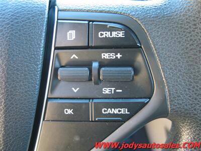 2016 Hyundai SONATA Hybrid SE  SE, HYBRID, LOW, LOW 54,000 MILES, 40 MPG - Photo 12 - North Platte, NE 69101