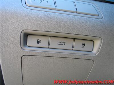 2016 Hyundai SONATA Hybrid SE  SE, HYBRID, LOW, LOW 54,000 MILES, 40 MPG - Photo 8 - North Platte, NE 69101