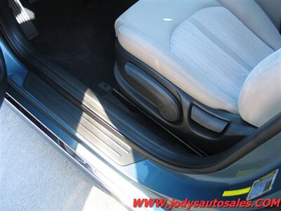 2016 Hyundai SONATA Hybrid SE  SE, HYBRID, LOW, LOW 54,000 MILES, 40 MPG - Photo 4 - North Platte, NE 69101