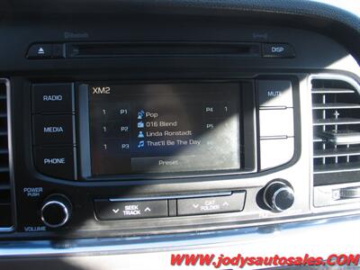 2016 Hyundai SONATA Hybrid SE  SE, HYBRID, LOW, LOW 54,000 MILES, 40 MPG - Photo 15 - North Platte, NE 69101