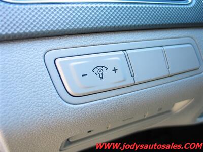 2016 Hyundai SONATA Hybrid SE  SE, HYBRID, LOW, LOW 54,000 MILES, 40 MPG - Photo 6 - North Platte, NE 69101