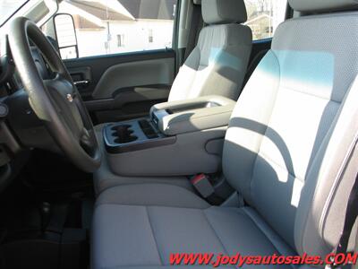 2019 Chevrolet Silverado 2500 Work Truck  W/T, 4X4, DOUBLE CAB, 6.0 V-8 - Photo 5 - North Platte, NE 69101