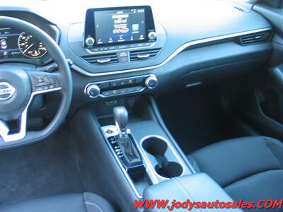 2022 Nissan Altima 2.5 SV  2.5 SV, LOW 20,000 MILES - Photo 5 - North Platte, NE 69101