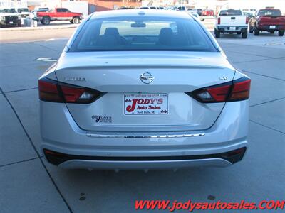 2022 Nissan Altima 2.5 SV  2.5 SV, LOW 20,000 MILES - Photo 31 - North Platte, NE 69101