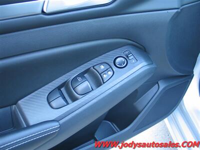 2022 Nissan Altima 2.5 SV  2.5 SV, LOW 20,000 MILES - Photo 6 - North Platte, NE 69101