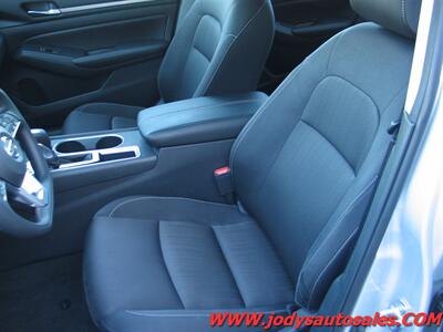 2022 Nissan Altima 2.5 SV  2.5 SV, LOW 20,000 MILES - Photo 3 - North Platte, NE 69101