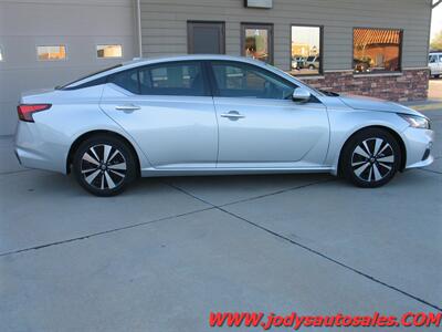 2022 Nissan Altima 2.5 SV  2.5 SV, LOW 20,000 MILES - Photo 33 - North Platte, NE 69101