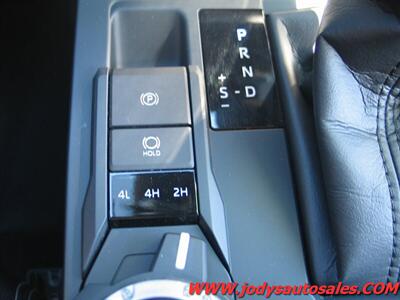 2024 Toyota Tacoma TRD Off-Road  TRD Off-Road, Crew Cab 4x4, Super low 7300 miles, Heated  Seats, 14 " Screen - Photo 22 - North Platte, NE 69101