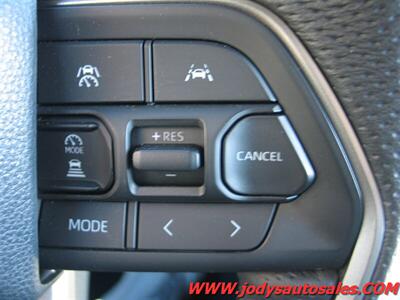 2024 Toyota Tacoma TRD Off-Road  TRD Off-Road, Crew Cab 4x4, Super low 7300 miles, Heated  Seats, 14 " Screen - Photo 14 - North Platte, NE 69101