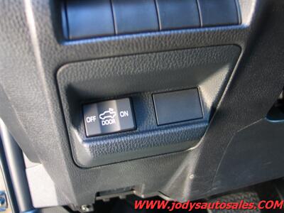 2024 Toyota Tacoma TRD Off-Road  TRD Off-Road, Crew Cab 4x4, Super low 7300 miles, Heated  Seats, 14 " Screen - Photo 9 - North Platte, NE 69101