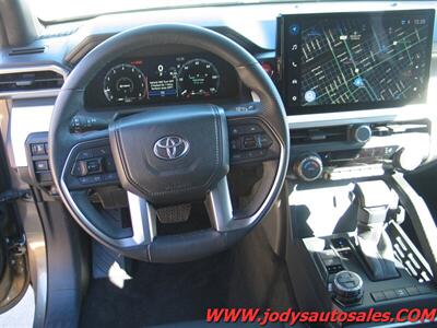 2024 Toyota Tacoma TRD Off-Road  TRD Off-Road, Crew Cab 4x4, Super low 7300 miles, Heated  Seats, 14 " Screen - Photo 6 - North Platte, NE 69101