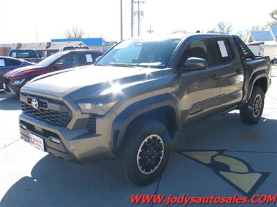 2024 Toyota Tacoma TRD Off-Road  TRD Off-Road, Crew Cab 4x4, Super low 7300 miles, Heated  Seats, 14 " Screen - Photo 37 - North Platte, NE 69101