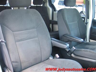 2017 Dodge Grand Caravan SE, FWD, DVD, STOW & GO, 3.6 L V-6, LOW 53,000 MIL - Photo 21 - North Platte, NE 69101