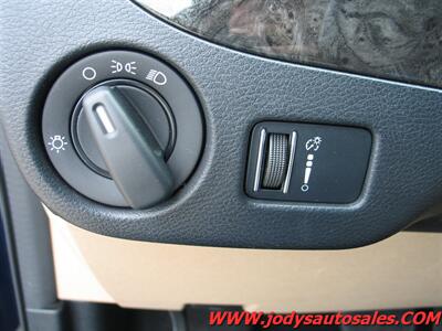2014 Dodge Grand Caravan SXT - Photo 6 - North Platte, NE 69101