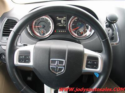 2014 Dodge Grand Caravan SXT - Photo 14 - North Platte, NE 69101