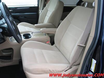 2014 Dodge Grand Caravan SXT - Photo 5 - North Platte, NE 69101