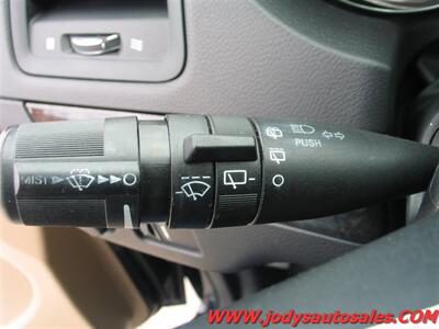 2014 Dodge Grand Caravan SXT - Photo 9 - North Platte, NE 69101