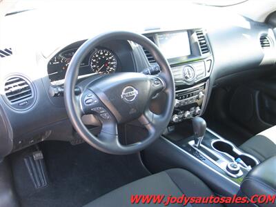 2020 Nissan Pathfinder S  S, 4WD, 3RD ROW SEATING, 3.5L V6 - Photo 2 - North Platte, NE 69101