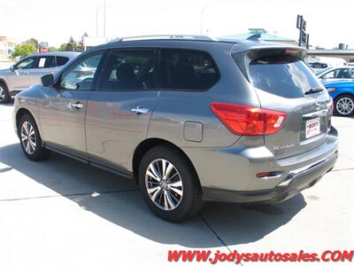 2020 Nissan Pathfinder S  S, 4WD, 3RD ROW SEATING, 3.5L V6 - Photo 33 - North Platte, NE 69101